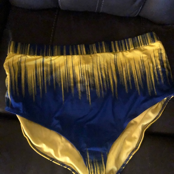 3 piece swimsuit - Picture 4 of 6